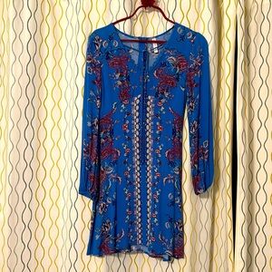 Blue boho style long sleeve mini dress, paisley, flattering fit, zipper, soft.